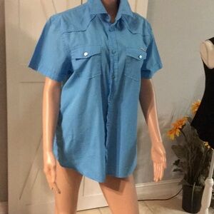 Guess Jeans blue button down short sleeve shirt. Size Medium